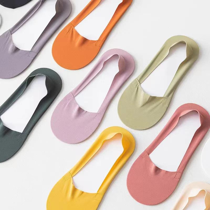 4 Paar Damen Flache Unsichtbare Eis-Seide Bootssocken Bonbonfarben Dünn Atmungsaktiv Silikon Rutschfest Baumwollsocken