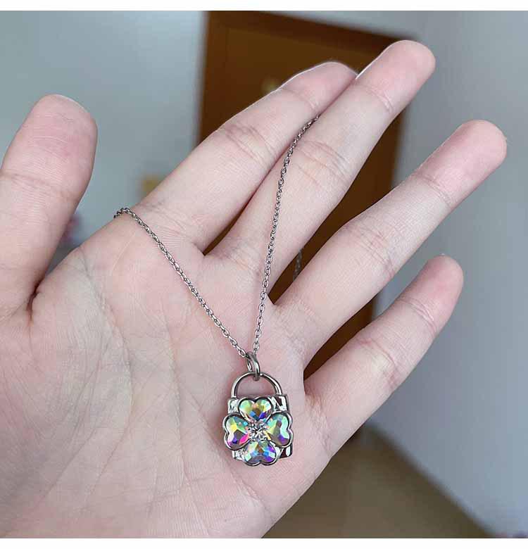 Elegant Heart Lock Necklace with Clavicle Chain - Chic & Versatile Jewelry for Women