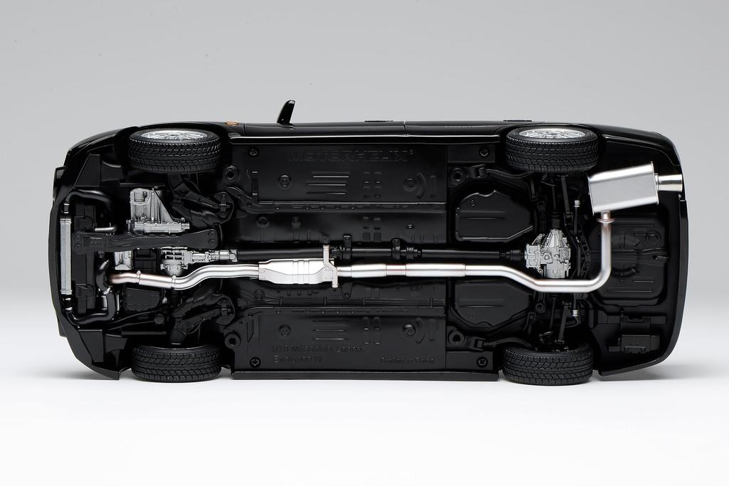 FREESTYLE MOTORHELIX Mitsubishi Lancer Evolution IV Pyrenees Black Pearl Finished Product M84002 1/18