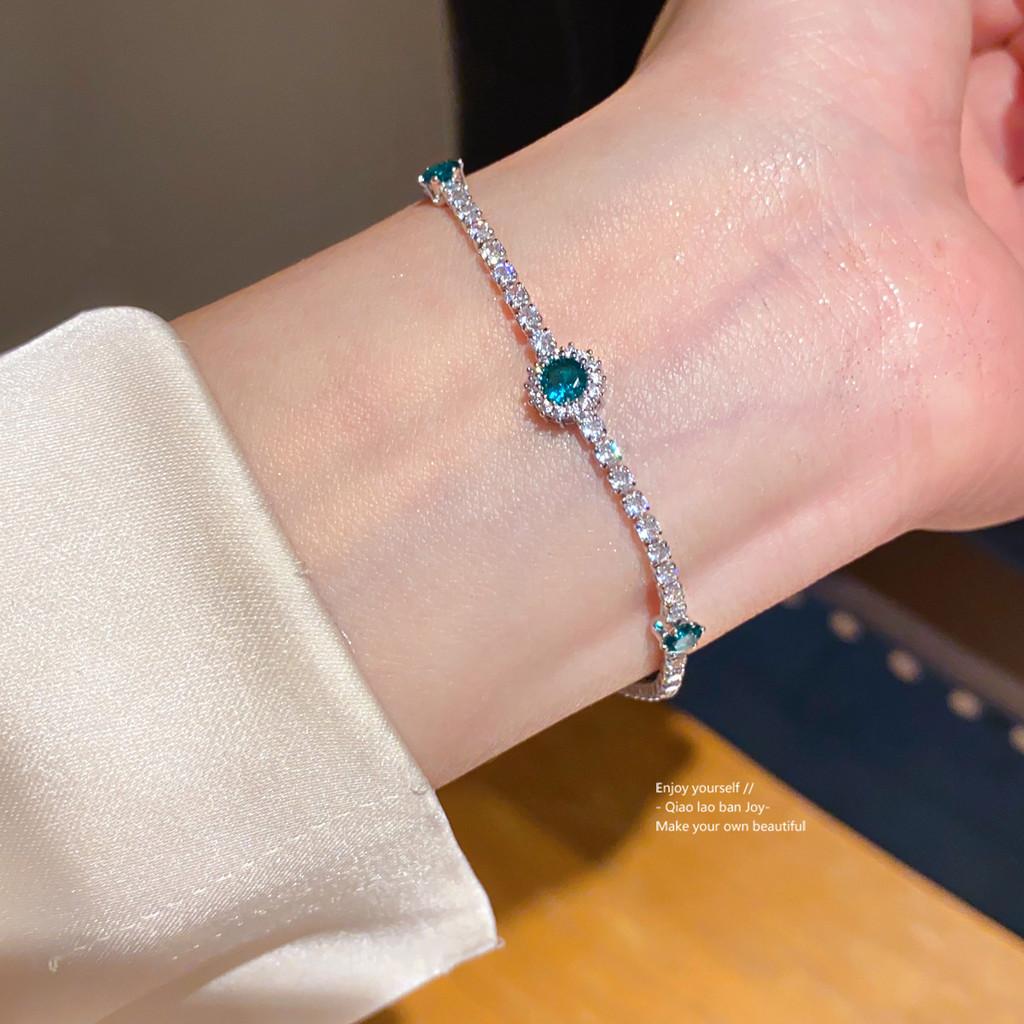 Geometric Zircon Oval Pendant Bracelet For Women With Luxury Style And Gift Occasion