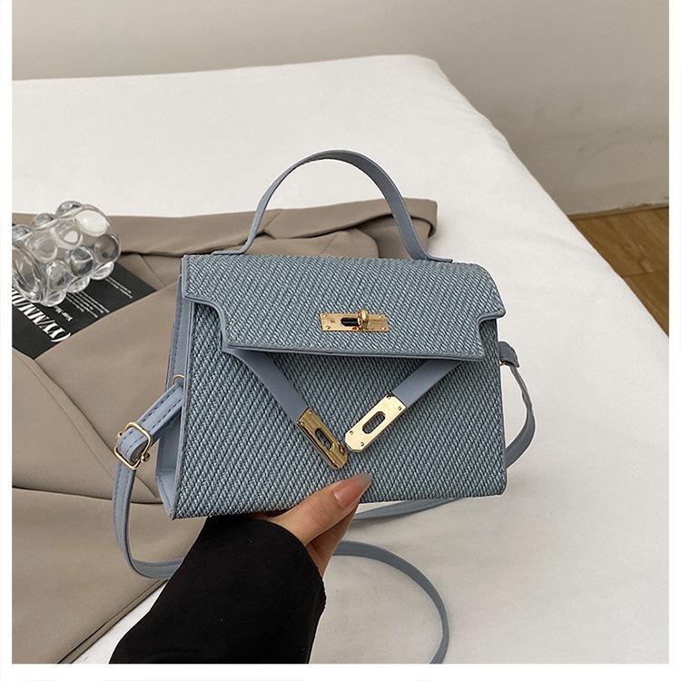 Handbag 2025 Summer New Lock Fashion Women's Bag Trend Line Embossed Shoulder Bag Trend Elegant Messenger Bag