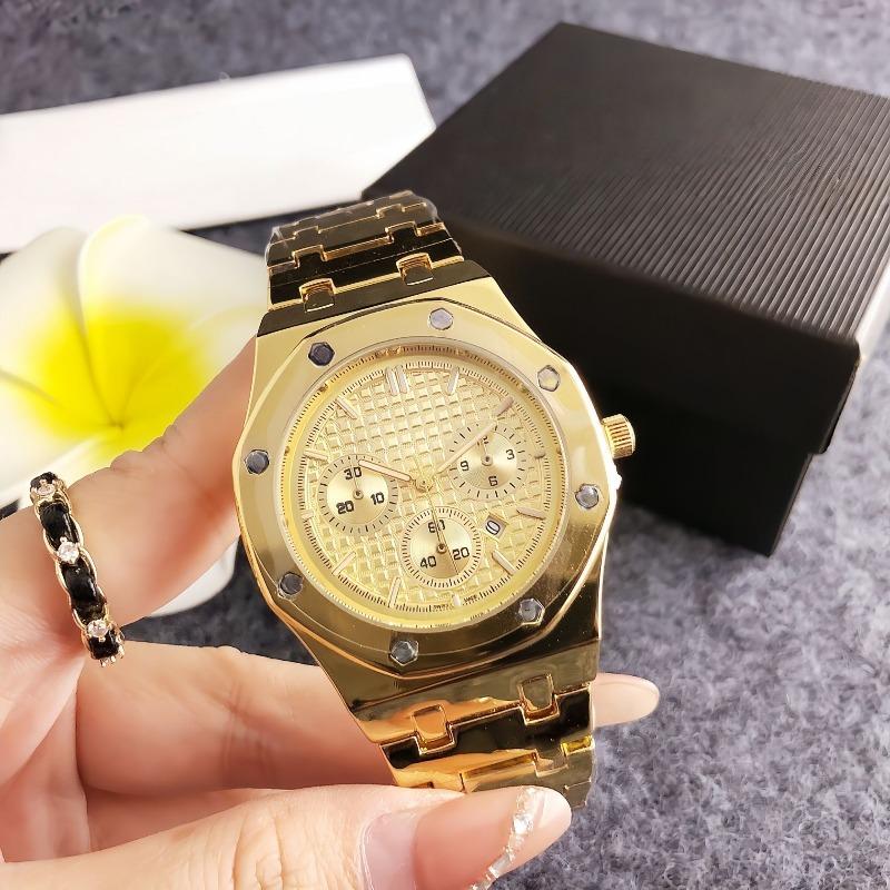 Luxury silver men's watch, green disc chronograph, steel belt quartz watch, business commuter fashion men's accessories watch