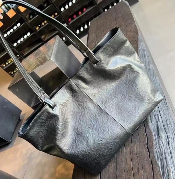 

Cross Border женская сумка из загорелой коровьей кожи простая сумка-тоут дорожная сумка через плечо женская сумка для компьютера большой вместимости из натуральной кожи высокого качества 34x15x30cm чёрный