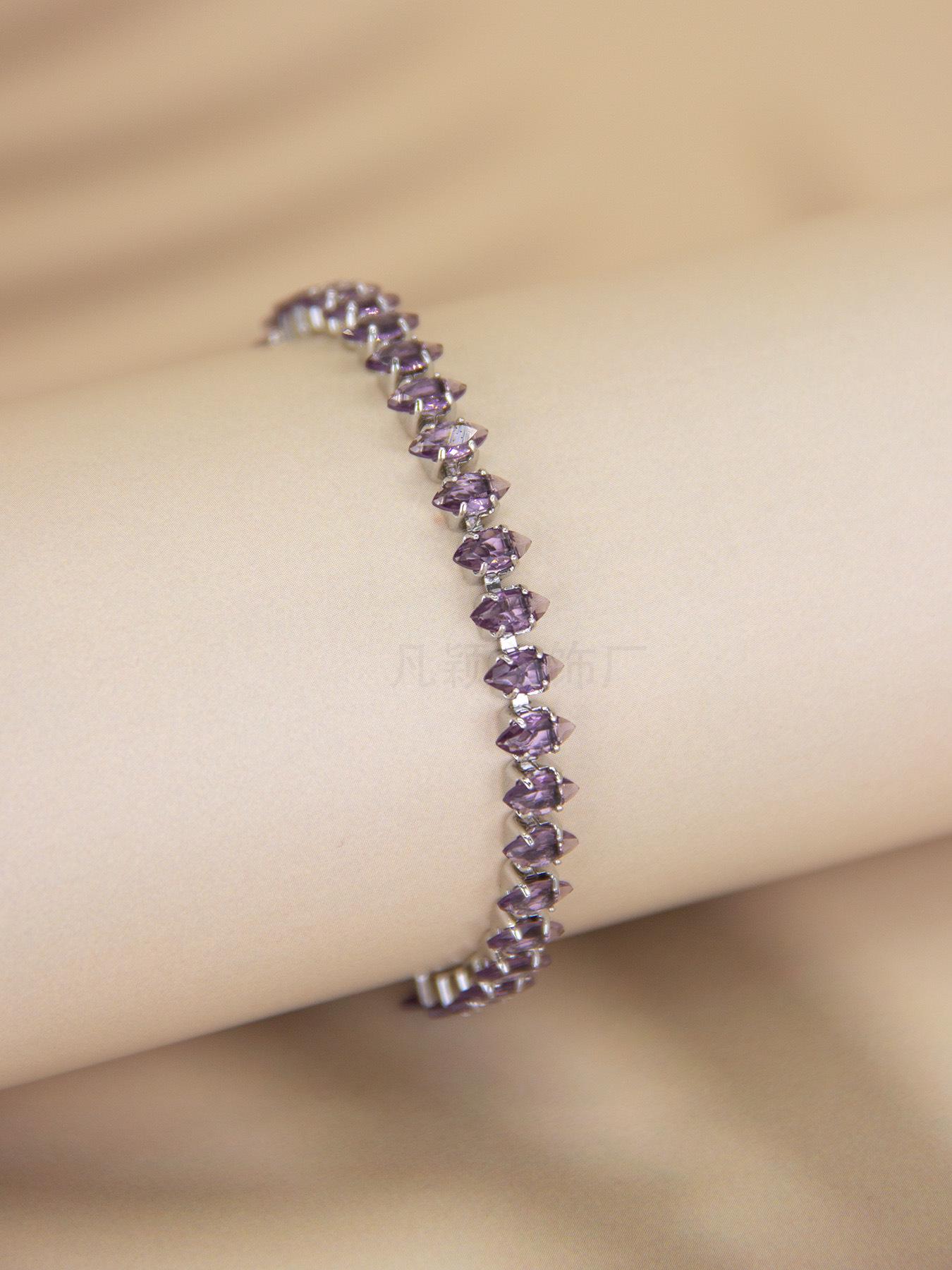 Браслет-цепочка с цирконами маркизы - Элегантный женский ювелирный аксессуар