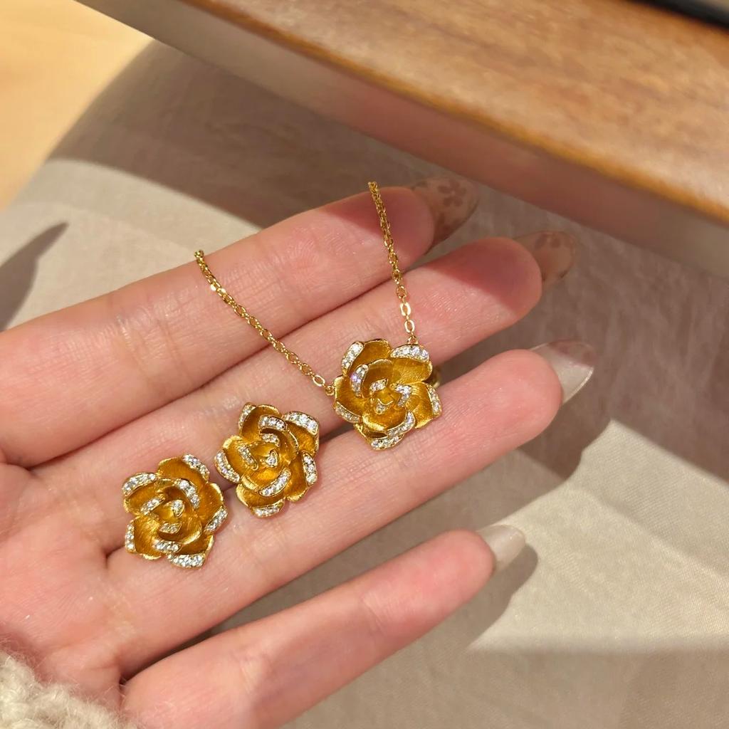 New Chinese National Color Camellia Necklace French Retro Gold Silk Rose Stud Earrings Senior Worker Earl Flower Suit Women