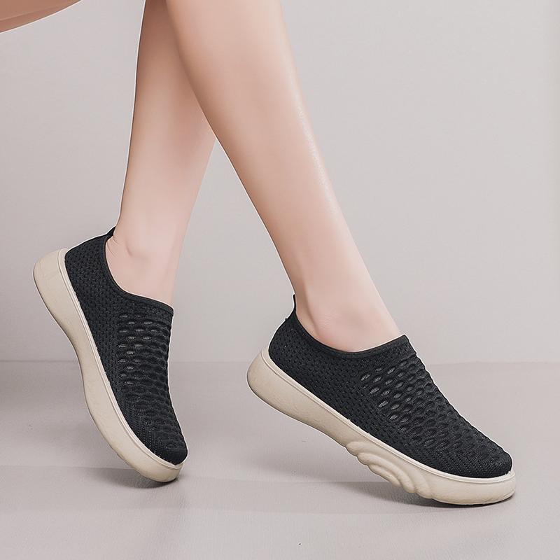 Fashion 2025 Summer New Women's Soft Bottom Breathable Fly Mesh Non-slip Sports Mom Shoes Flat Bottom Walking Women's Shoes