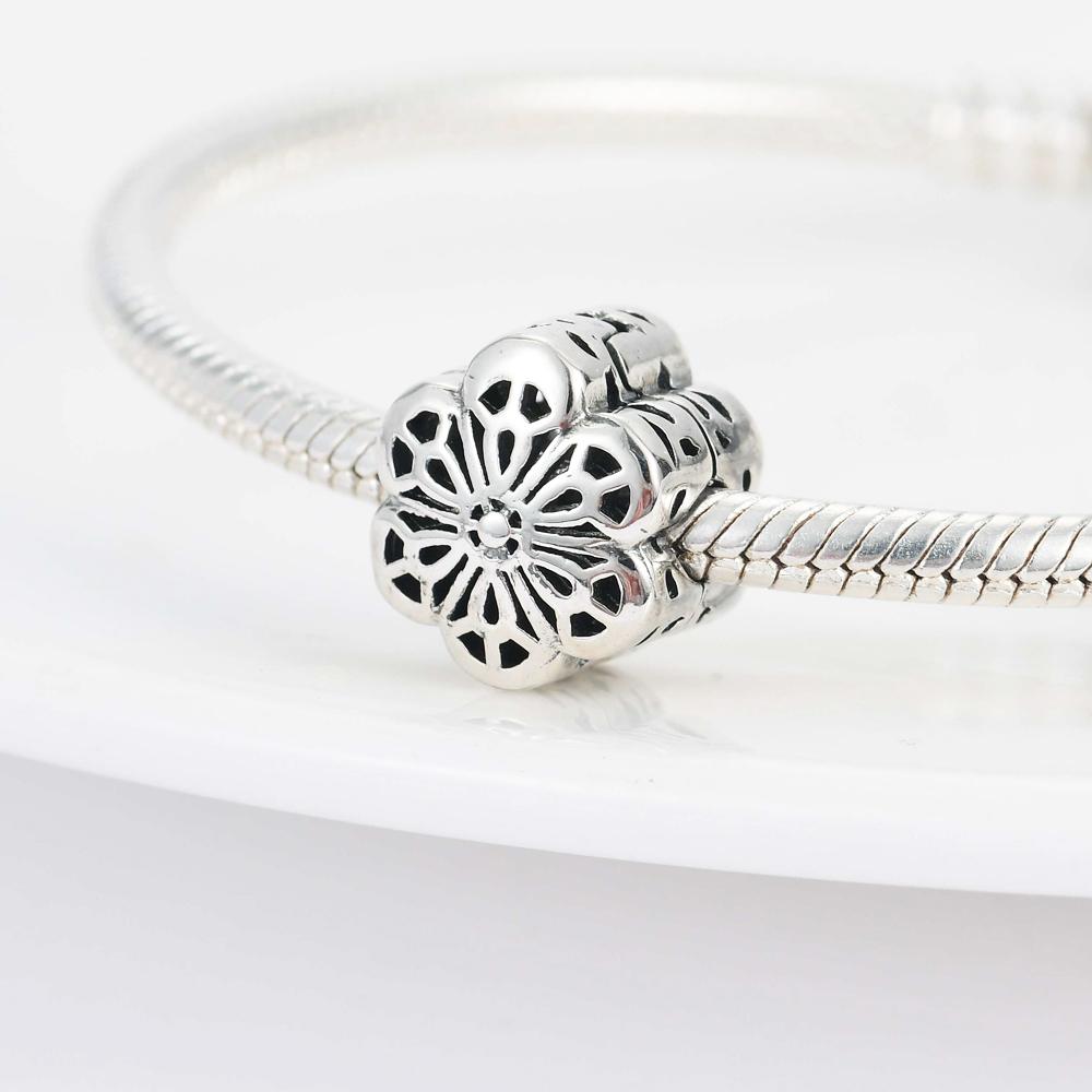 Four-Leaf Clover Flower Charm Fit Original Bracelet Shining Bead Diy Women Jewelry Giftcopper Trinket Jewelry Party Gift