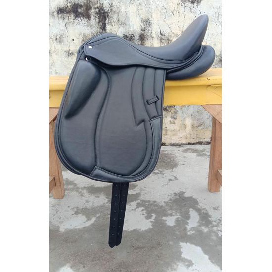 

Кожаное выездковое седло с монокрылом и сменными вставками, размер 17 , 17,5 , 18 18 inch чёрный