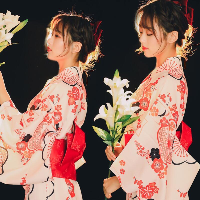 Japanese Furisode Kimono: Women's Traditional Formal Wear for Photography