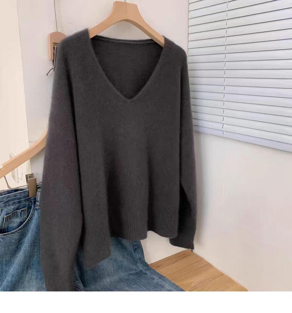 Women's Camel V-Neck Wool Sweater: Korean-Style, Loose Fit, Long-Sleeve Base Layer