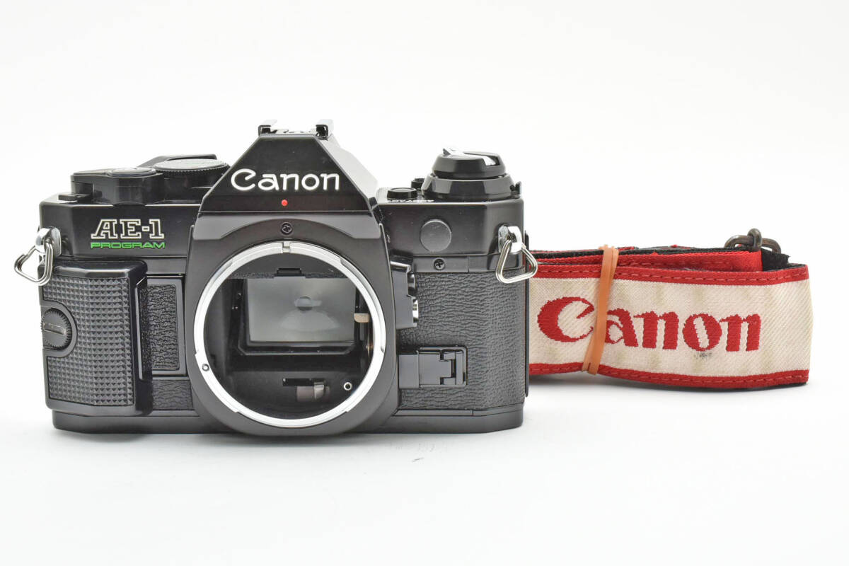 

[Вживана] Дзеркальна плівкова фотокамера Canon AE-1 Program 35 мм #7650 чорний