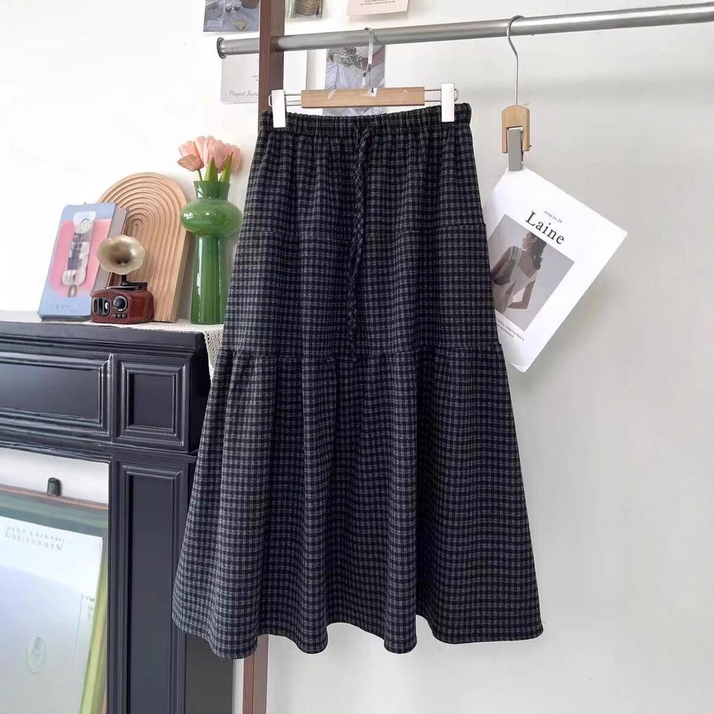 Plaid Woolen A-Line Skirt - Retro Artistic Age-Reducing, Elastic Waist, 2025 Autumn/Winter Collection.