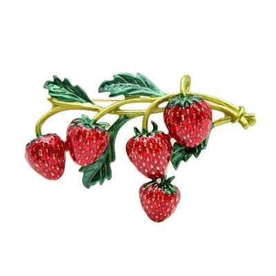 New Enamel Strawberry Brooches for Women Red Color Pin Plant Design Cute High Quality Jewellry Summer Style