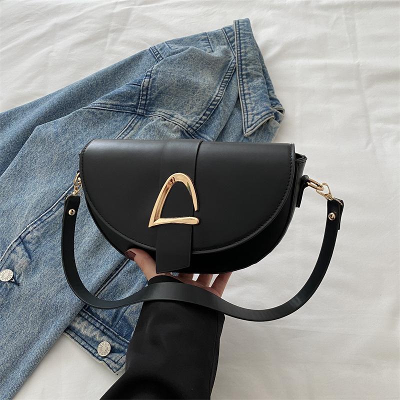 Niche Design Bag Women's 2025 Spring New Fashion Retro Shoulder Messenger Bag High Value Foreign Style Saddle Bag