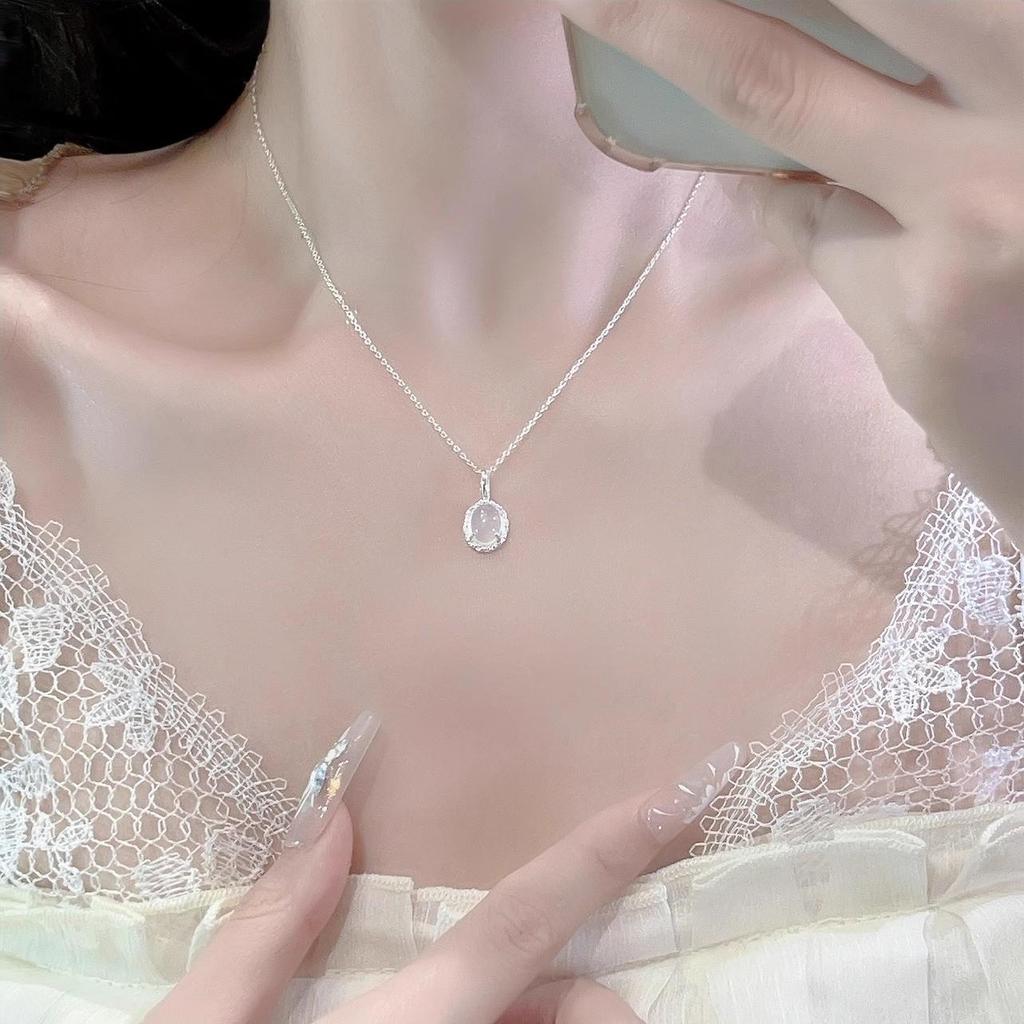 S925 Sterling Silver Pearl Necklace - Non-Fading High-End Clavicle Chain, Light Luxury Versatile Pendant for Women, New Summer Collection.