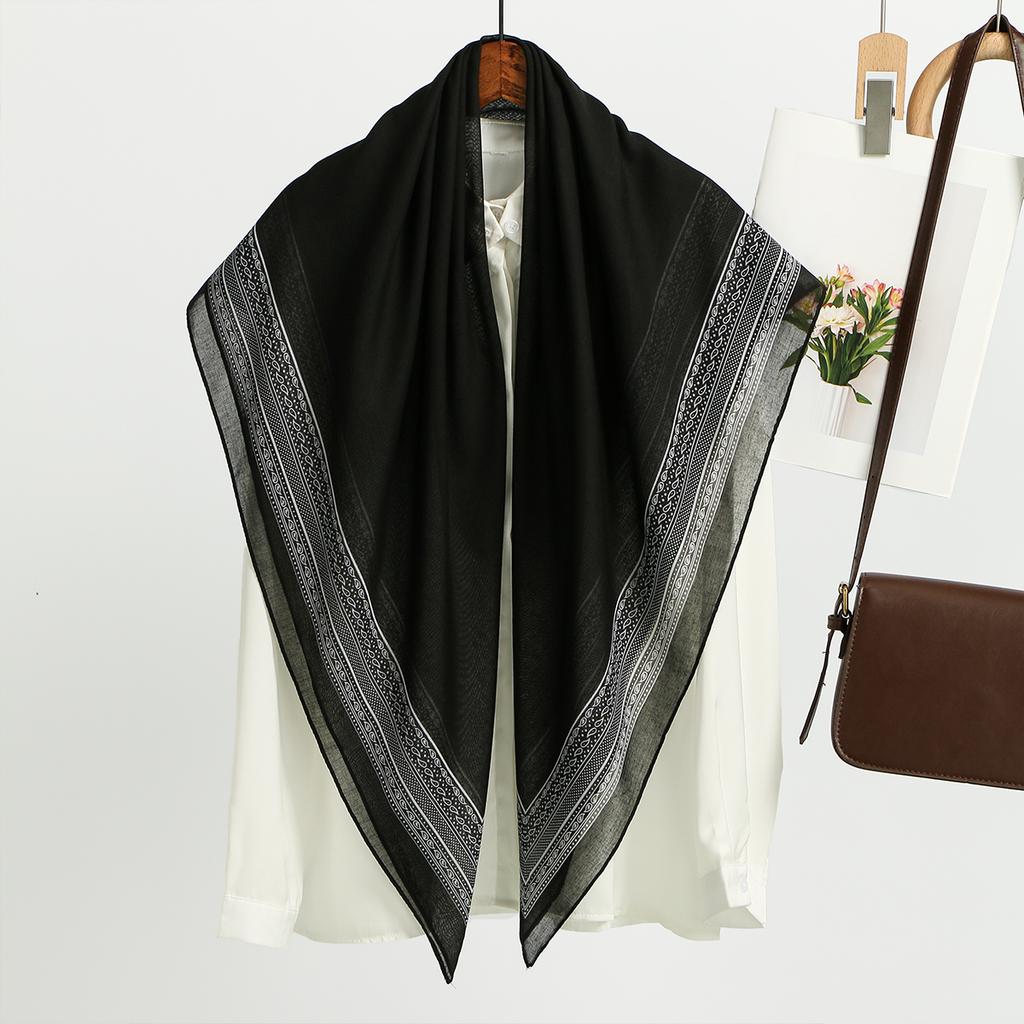 Ethnische Drucke Viskose Quadratischer Schal Hijab Damen Design Druck Damen Stola Wraps Foulard Stirnbänder Bufanda Großes Bandana Luxus