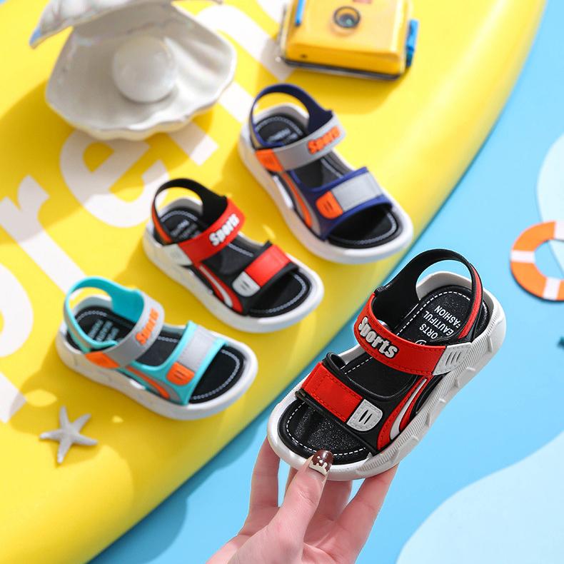 Domácí dětské cool letní nové imitace kůže ležérní žáci základních škol měkké spodní plážové chlapecké sandály