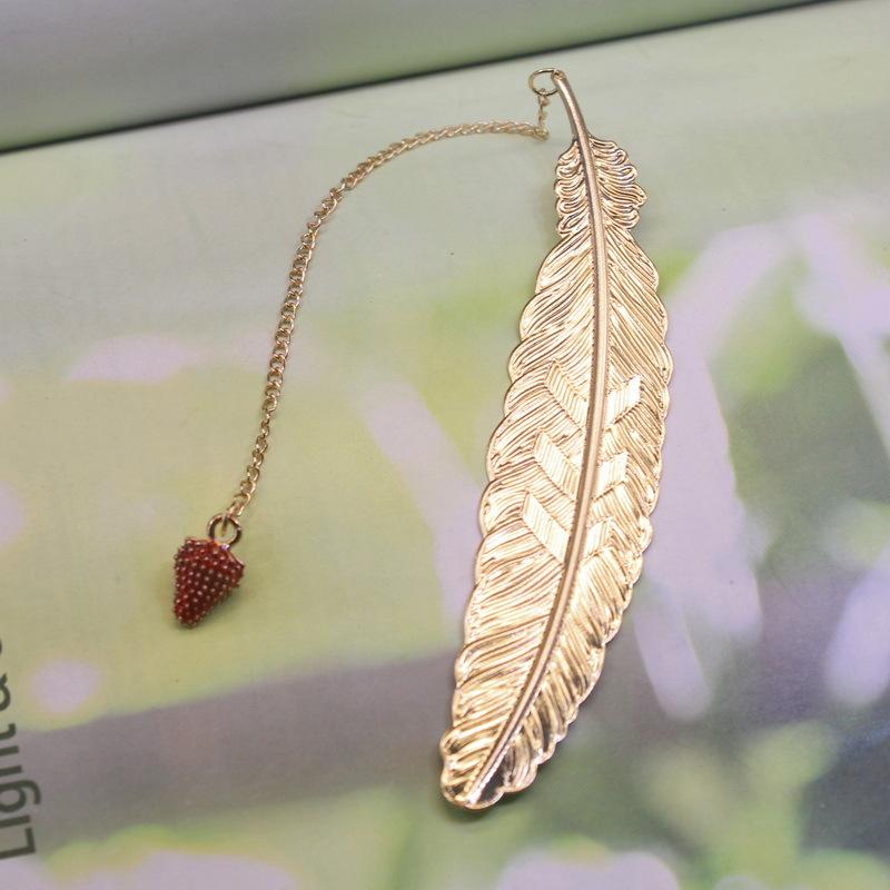 Creative Design Aesthetic Brass Bookmark for Book Retro Leaf Metal Book Tab with Pendant Set Cute Student Supplies Teacher Gift