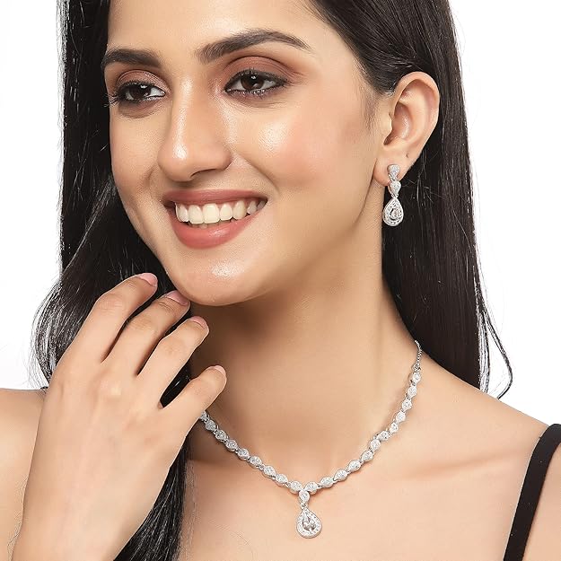 Jewellery Set Fascinating Gold Tone Necklace Set & Earring Adorned with American Diamond Jewellery for Women and Girl