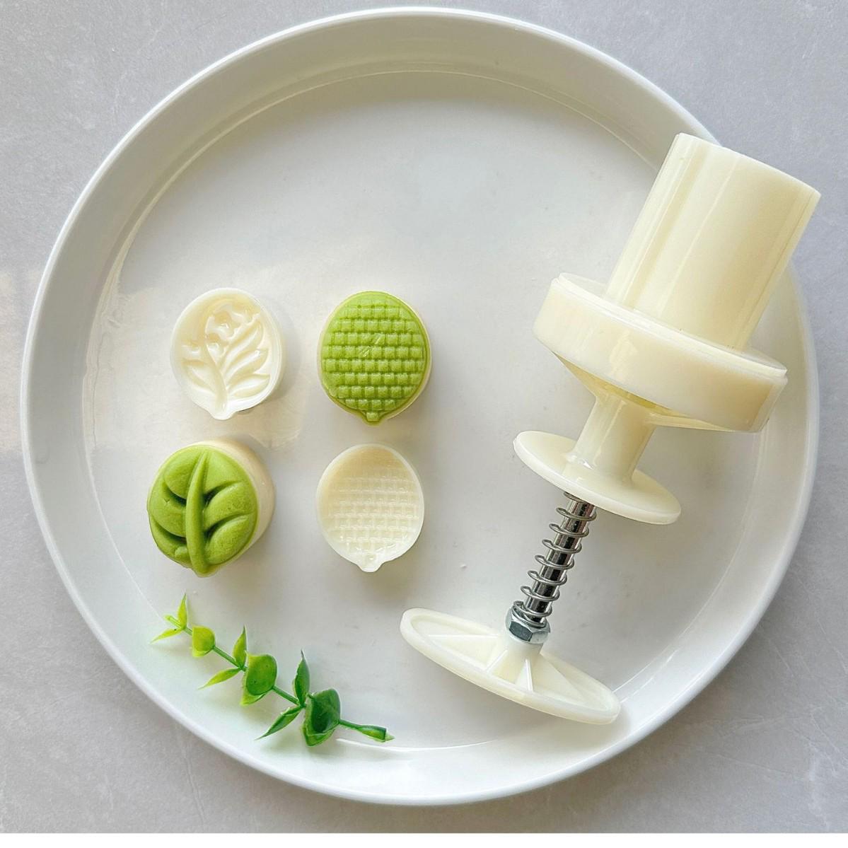 25g 3D Leaf & Durian Mooncake Mold - Cute Hand-Press Plastic Baking Tool