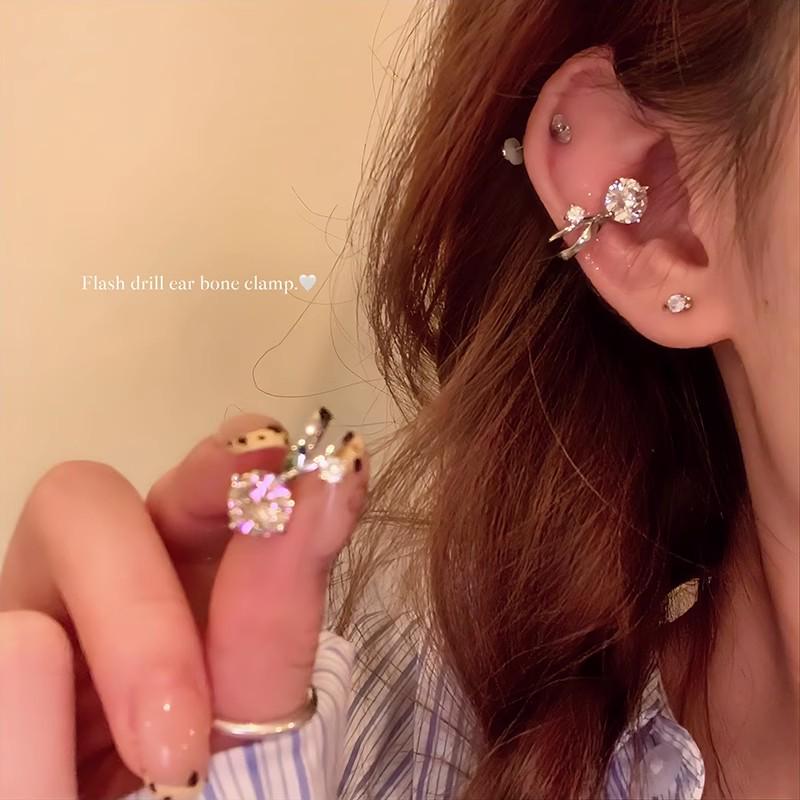 Elegant Zircon Ear Cuff: High-End Light Luxury No-Piercing Earring for Women