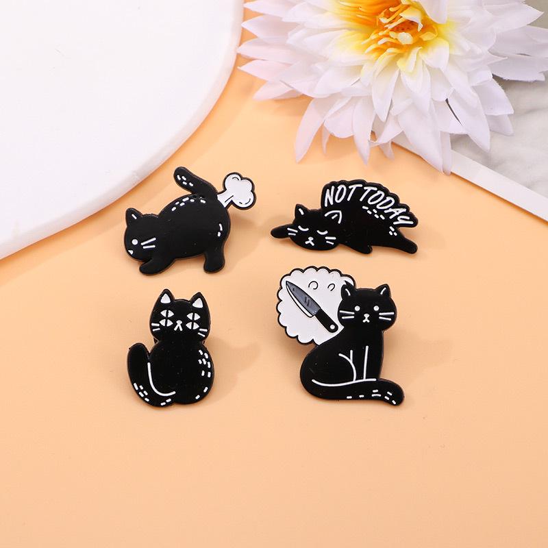 Adorable Black Cat Cartoon Brooch: Simple Animal-Shaped Accessory