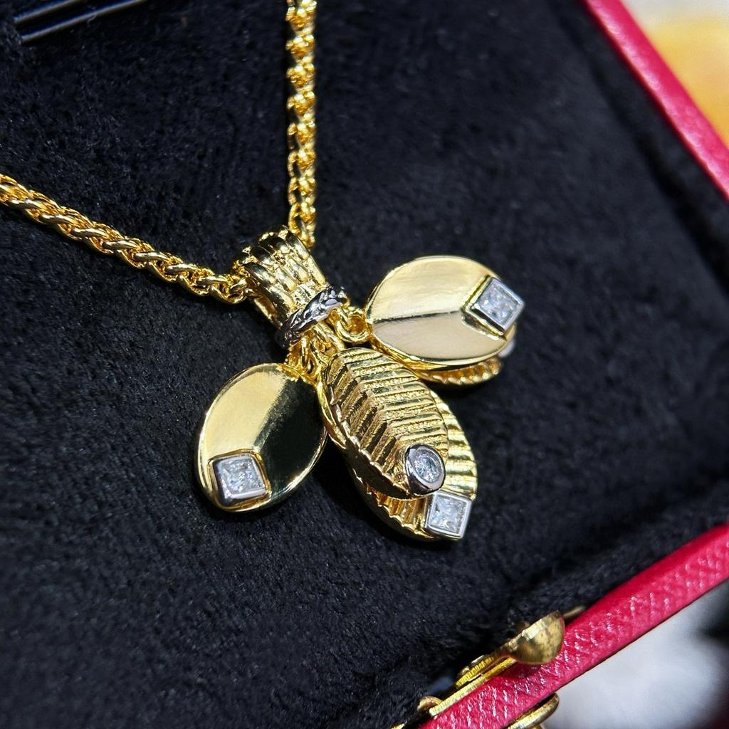 Latest Hot Brand Classic Women's Necklace Luxury Jewelry For Women Fashion Coffee Bean Designer Pendant Diamond Chain Necklaces