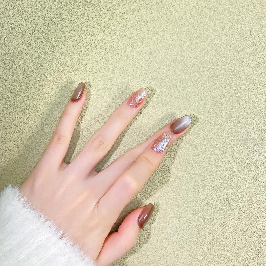 2026 Trendy Luxury Cat Eye Glitter Wearable Nail Tips - High-End Bright White Internet Celebrity Style