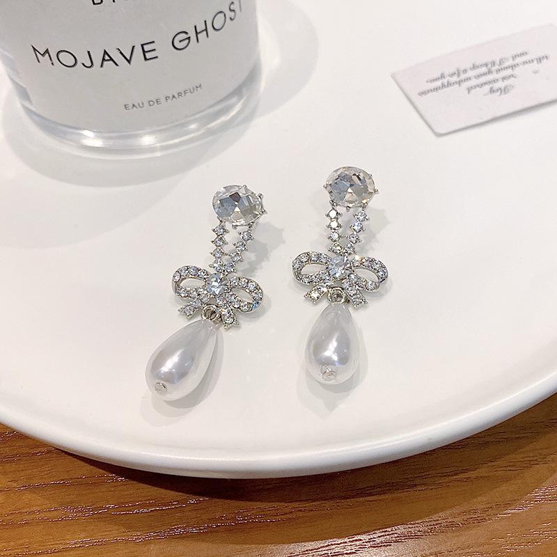 Flash Diamond Bow Pearl Earrings Women's Niche Design Sense High-end Long Earrings Exquisite Earrings