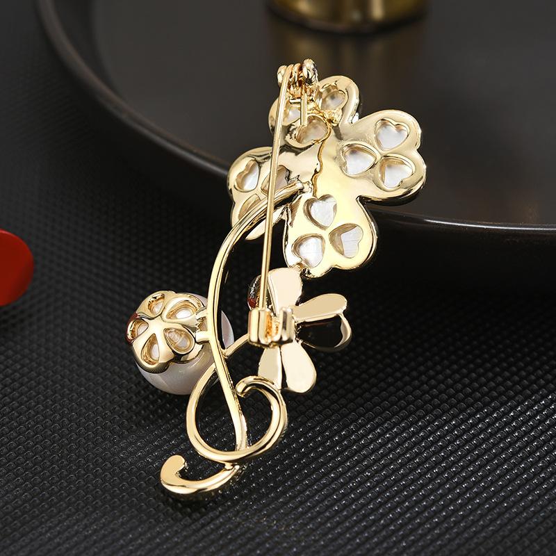 Senior Brooches Flower Leaf Brooch Pins for Women Suit Pendant  Fashion Brooches Jewelry