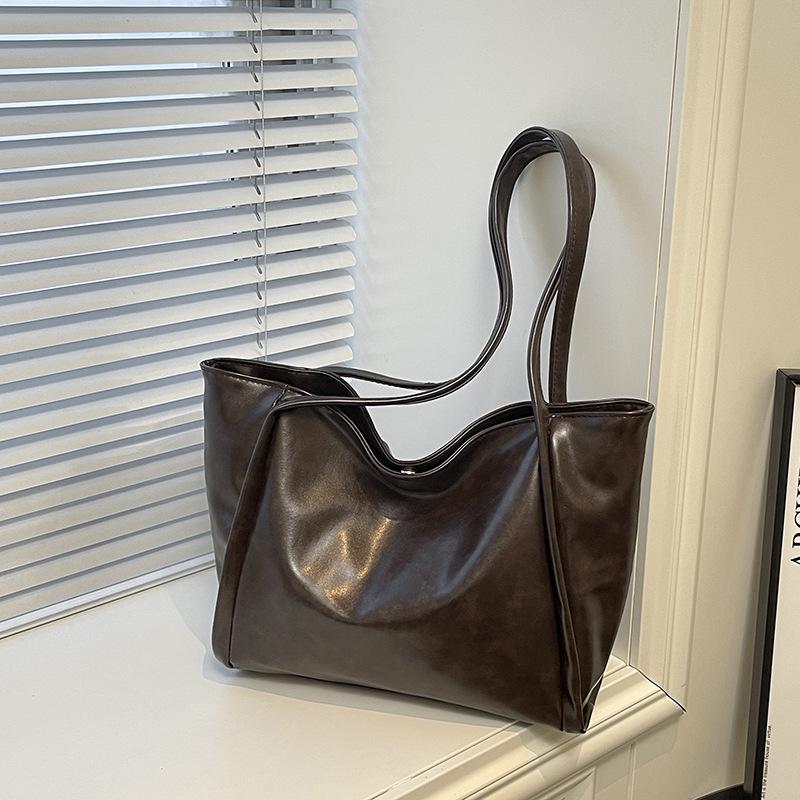 Korean Style Minimalist Women’s Shoulder Bag - Autumn/Winter 2025 Retro Design