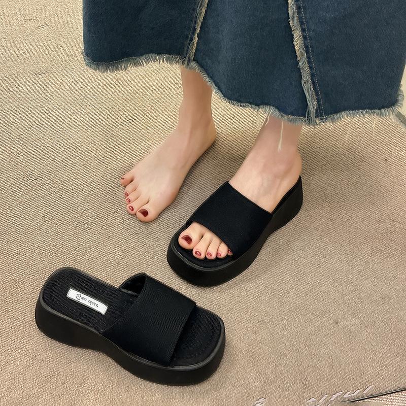 Platform Slippers Women's Summer Wear 2025 New Internet Celebrity Super Fire Cool Slippers Women with Skirt High Heels Beach Shoes