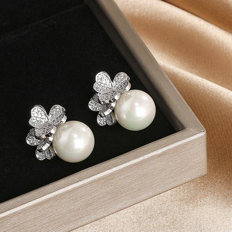 Meier Minimalist Pearl Stud Earrings - Women's Heart-shaped Petal Fashion Sterling Silver Micro-pave Earrings