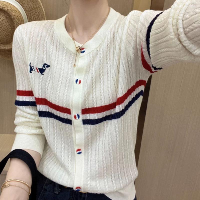 

Plus Size Women s Autumn/Winter Color Block Striped Cardigan Sweater - Stylish and Age-Reducing Design. 2XL білий