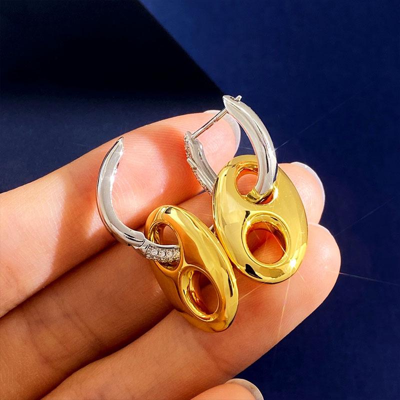 

Модные серьги с металлической текстурой и блестящим свиным носом, женские модные аксессуары высокого класса, серьги-гвоздики