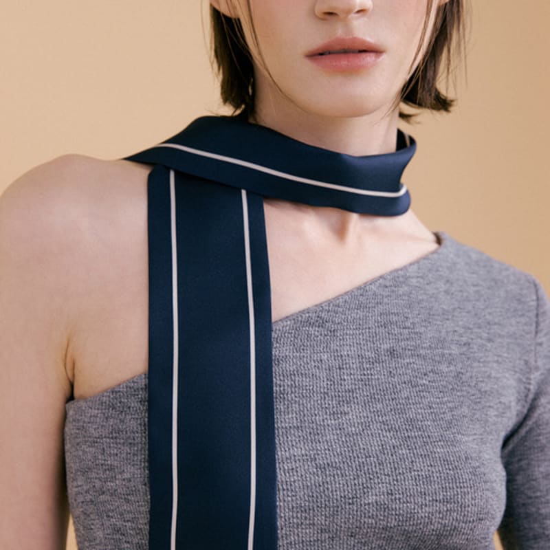 AVVINA PELLE Long Twilly Silk Scarf - Navy