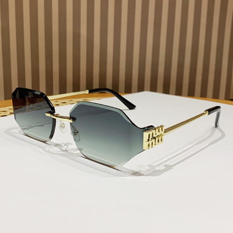 

Худые братья 25: Солнцезащитные очки с крупной оправой и стразами для женской моды - Эффект похудения, Стиль знаменитостей Европы/Америки