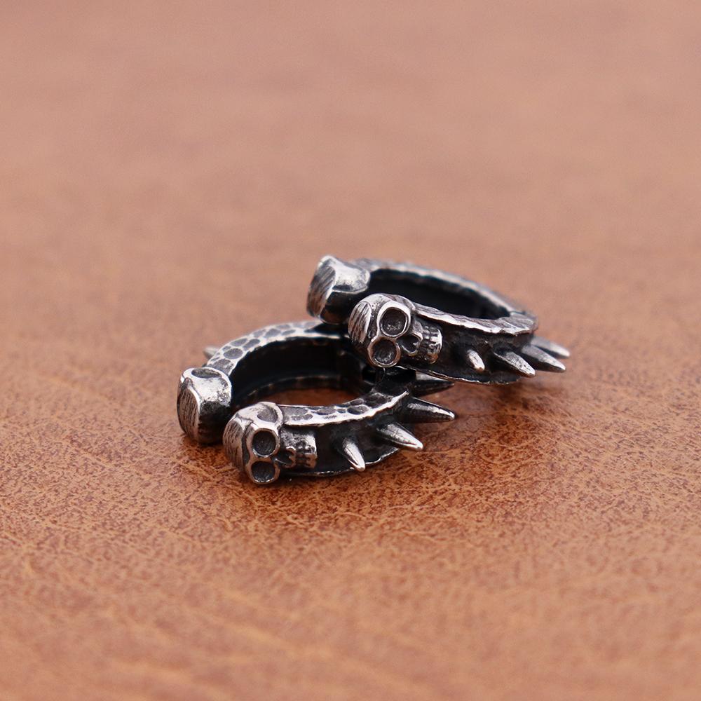 Stainless Steel Retro Black Skull Clip Earring Women Punk Hip Hop Hypoallergenic Earrings Fashion Charm Male Jewelry Accessories