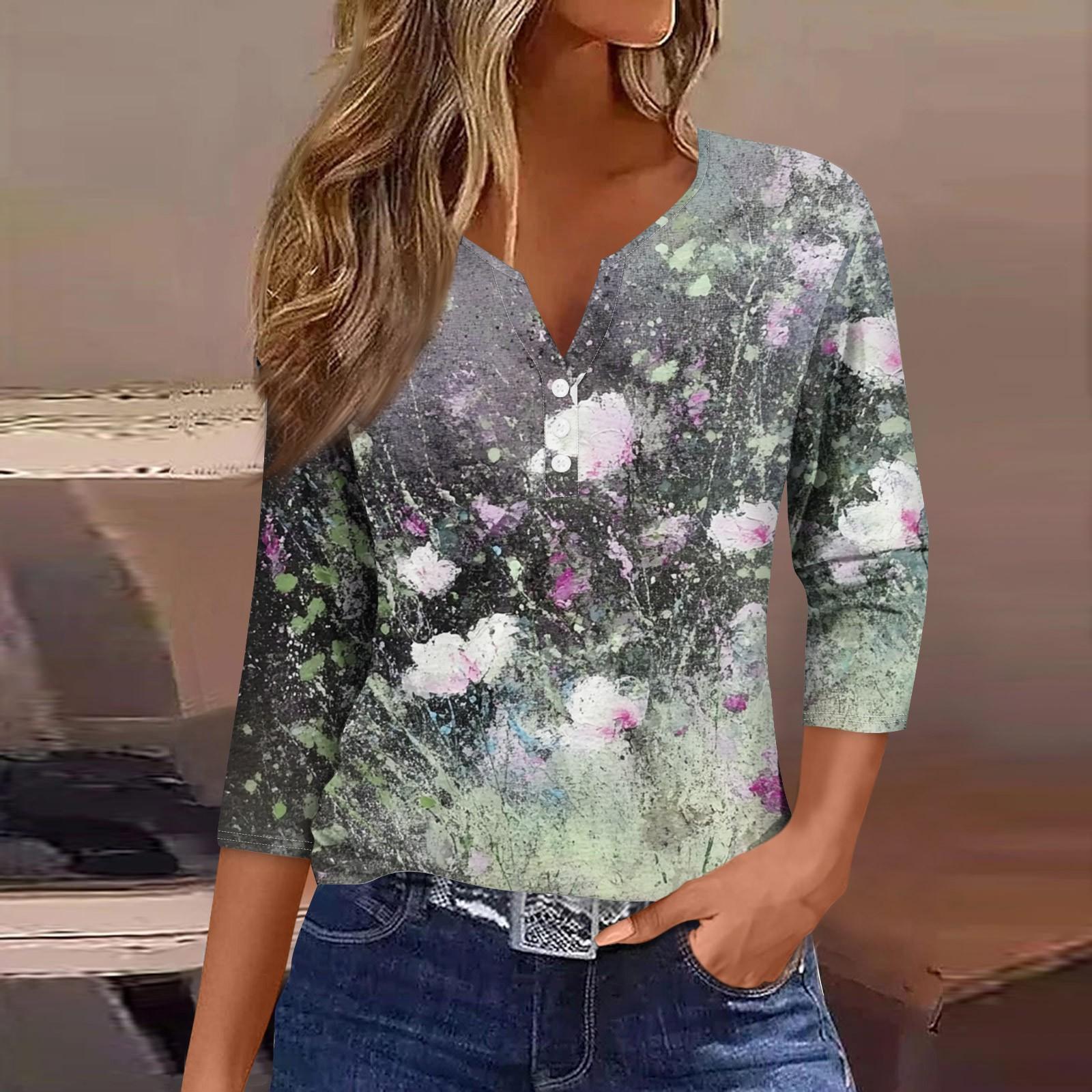 

Женская модная повседневная футболка с цветочным принтом, V-образным вырезом, коротким рукавом, декоративными пуговицами и рукавом три четверти L чёрный