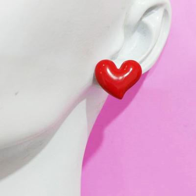 Brincos Coreanos Retro Coração de Pêssego Vermelho - Clareadores de Pele, Pintura Assada 3D, Acessório Feminino Elegante e Versátil