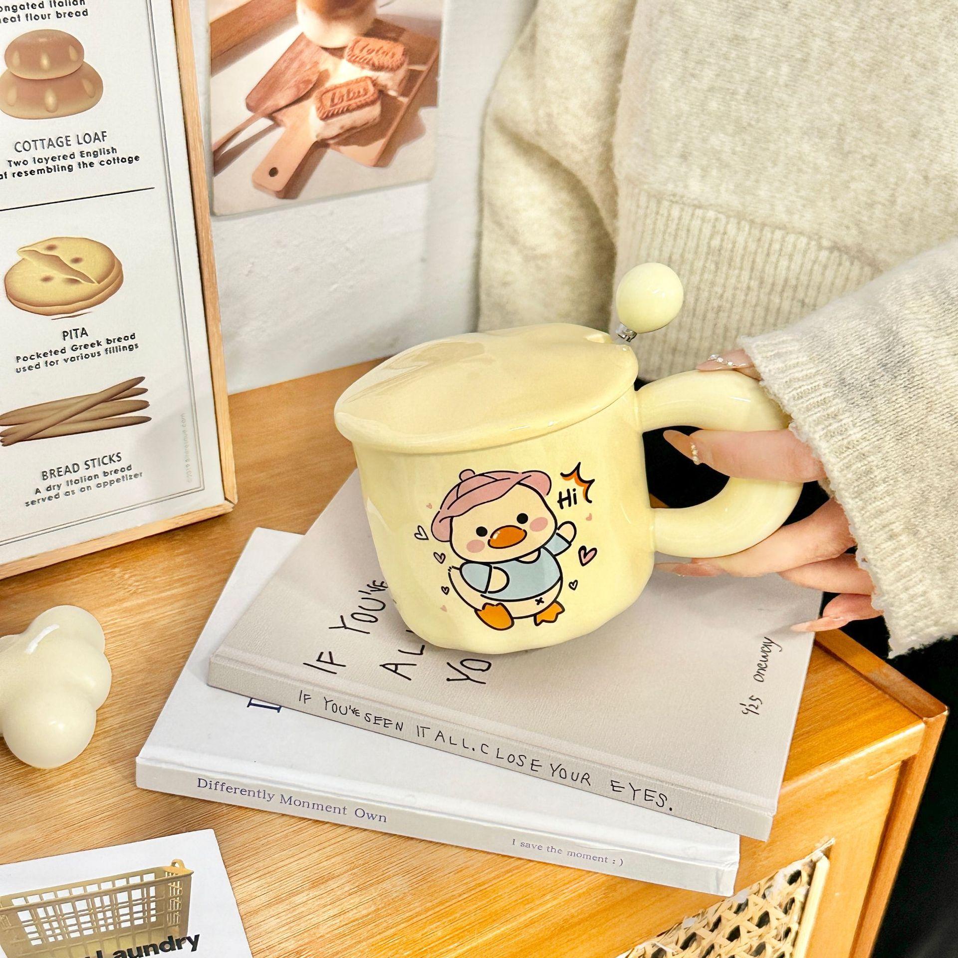 

Кружка Медведь с хлебом с крышкой и ложкой, мультяшная милая керамическая чашка для девочек, для дома, большой вместимости, высокая ценность, чашка для воды 400ml