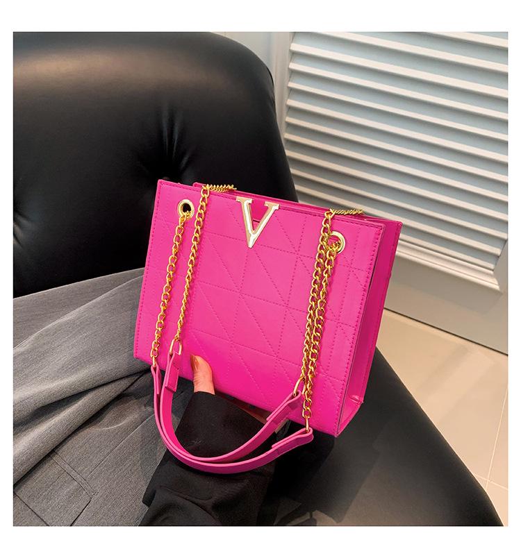 2023 Retro Casual Winter Tote: Large Capacity Solid Color Diamond Lattice Underarm Bag