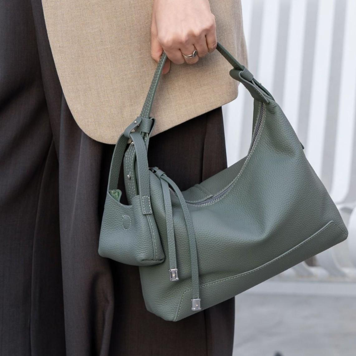 

Cowhide Shoulder Women s Bag Large Capacity Messenger Tote Bag чорний