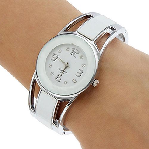Kadın Moda Açık Metal Bant Kuvars Analog Yuvarlak Kadran Bilezik Bilek Saati Biblo