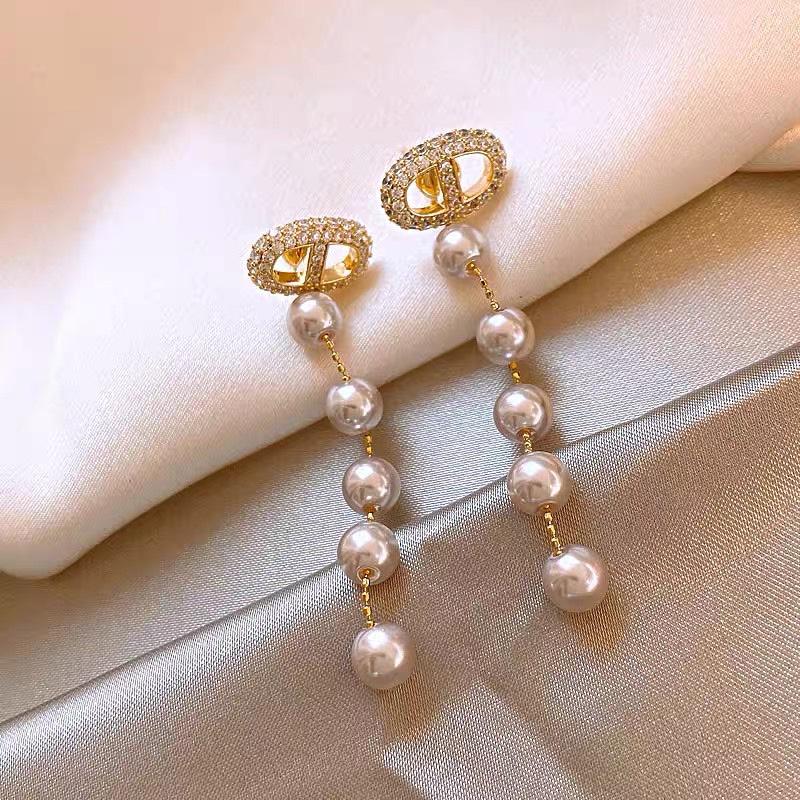 French Retro Zircon & Pearl Geometric Stud Earrings: Luxurious and Fashionable Accessories for Women