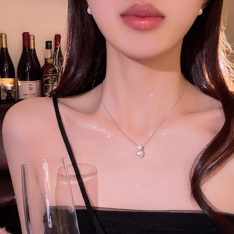 Korean Pearl Necklace for Women - Elegant Titanium Steel Clavicle Chain with Love Design