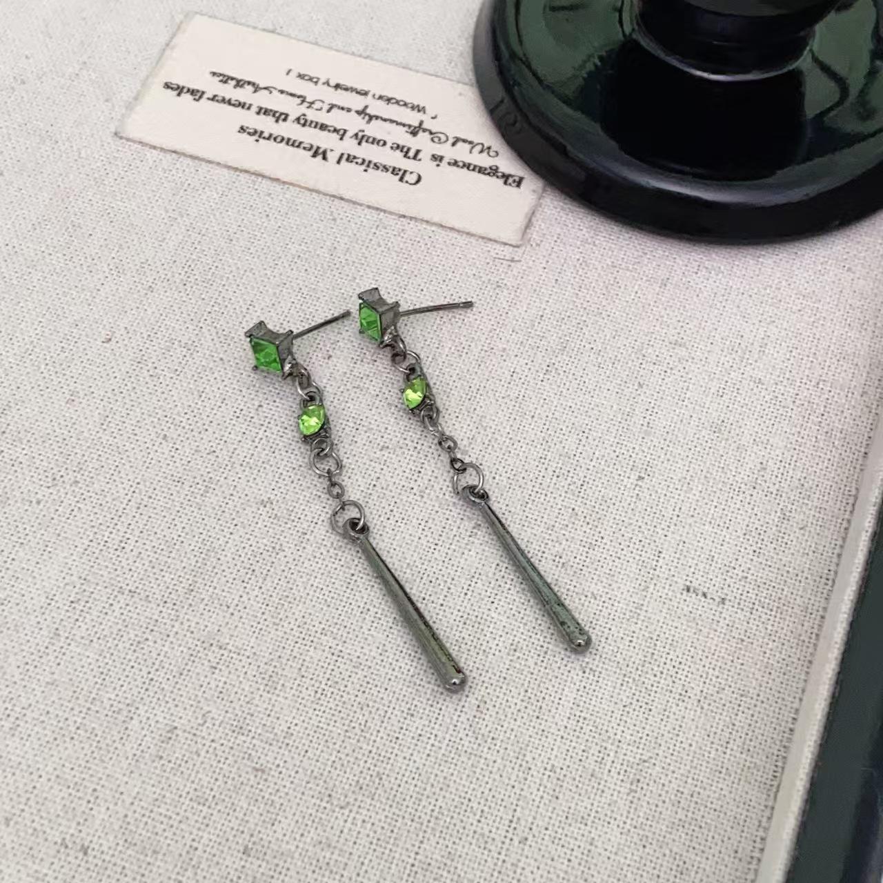 Colorful Tassel Earrings: Bold Style & Unique Design