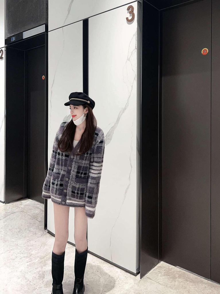 Women's Retro Korean Plaid Knit Cardigan Sweater - Autumn/Winter Imitation Mink Velvet, Japanese Loose Fit.