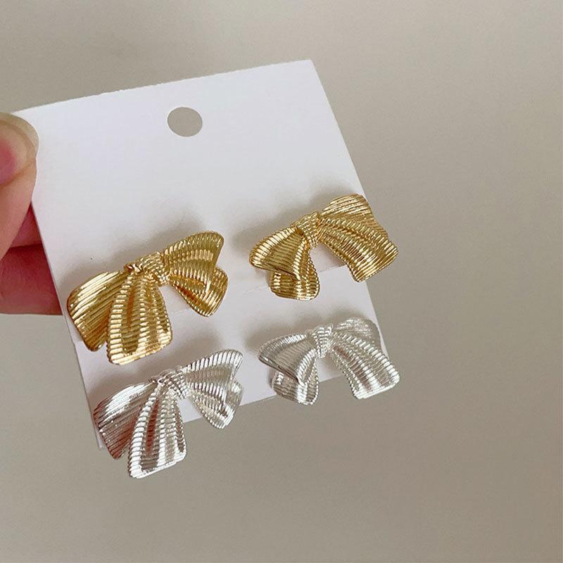 Towel Texture Bow Earrings for Women with Niche Design Retro Personality Simple and Versatile