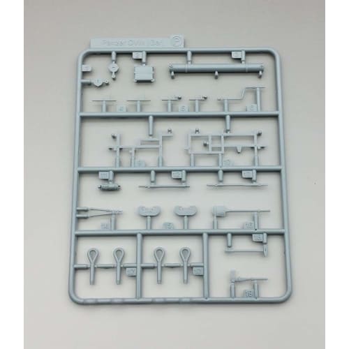 Amusing Hobby 1/35 Scale German Jagdpanther II Tank Destroyer Plastic Model Kit AMH35A011